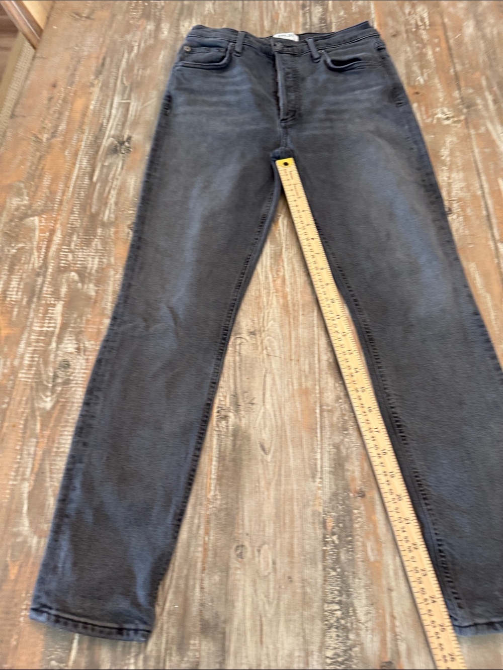 Classic Straight-Leg Jeans in Washed Black
Agolde